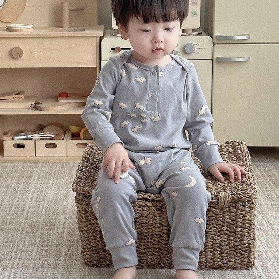 بدلة أطفال عصرية ومريحة بدون أقدام مصنوعة من القطن العضوي عالي الجودة مناسبة لحديثي الولادة