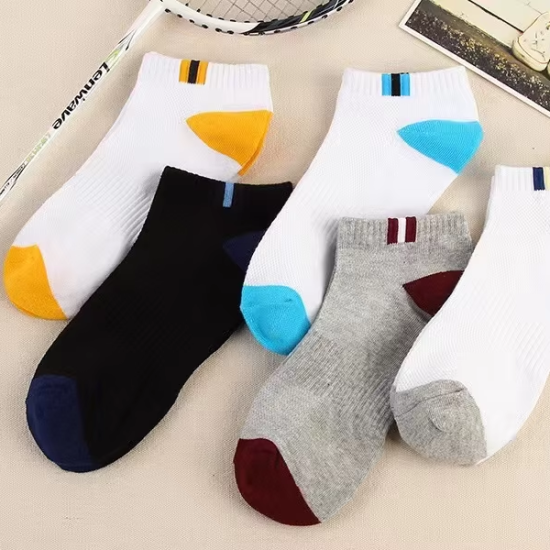 Men's Breathable Low-Cut Cotton Boat Socks Invisible Anti-Bacterial Ankle Socks for Spring Casual Sports Wear
