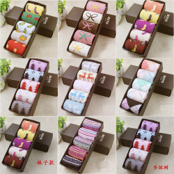 KTS405 علبة هدايا شتوية مخصصة للسيدات جوارب صوفية سميكة دافئة مزينة برسومات كرتونية كورية على شكل أرنب جوارب من صوف الكشمير