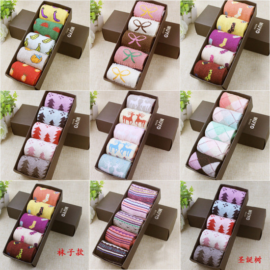 KTS405 علبة هدايا شتوية مخصصة للسيدات جوارب صوفية سميكة دافئة مزينة برسومات كرتونية كورية على شكل أرنب جوارب من صوف الكشمير